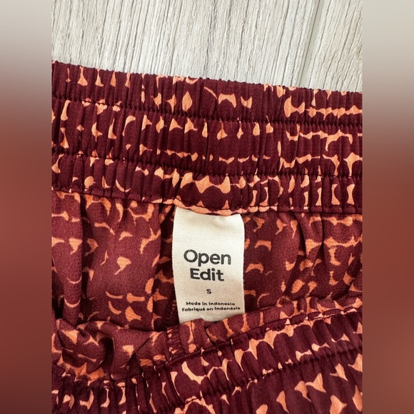 Women's Patterned Shorts - Red and Black - Picture 3 of 7